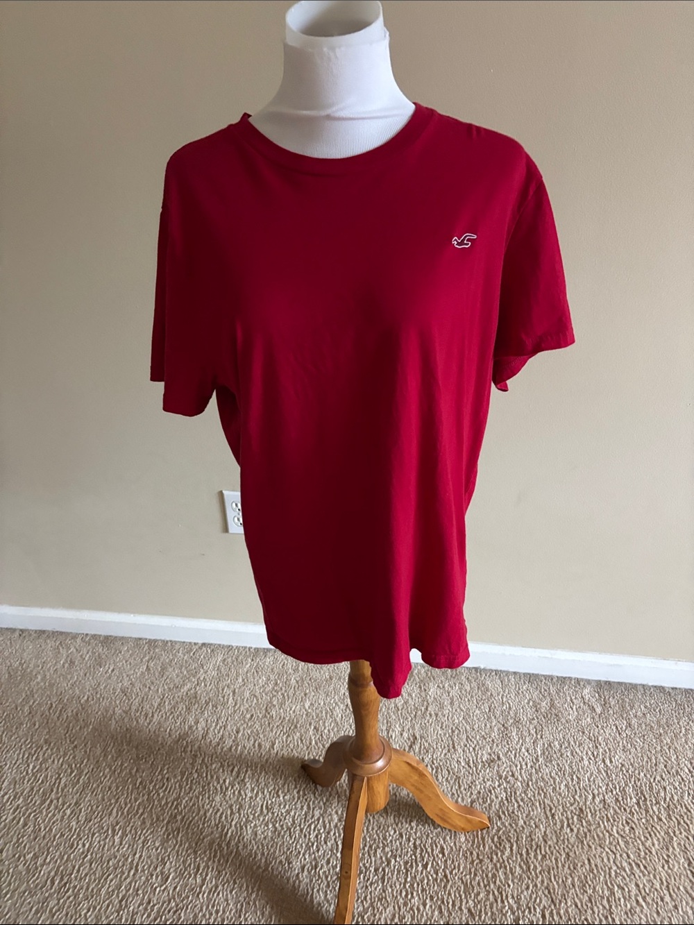 Hollister Short Sleeve Crew Tee in Red